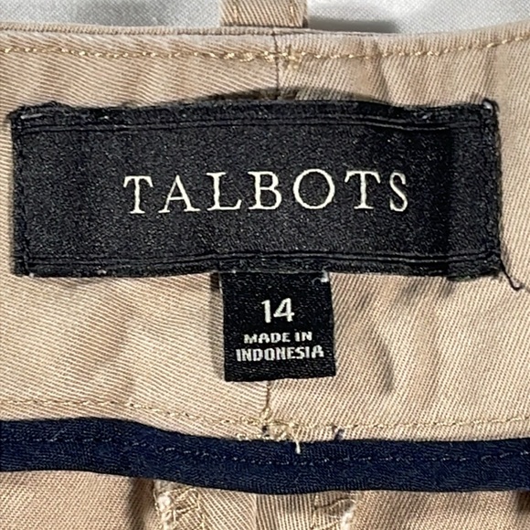 Talbots womens khaki basic flat front 10.5" inseam Bermuda shorts - size 14 - Picture 4 of 9